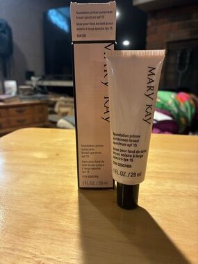 Mary Kay Foundation Primer SPF 15 – Neutral